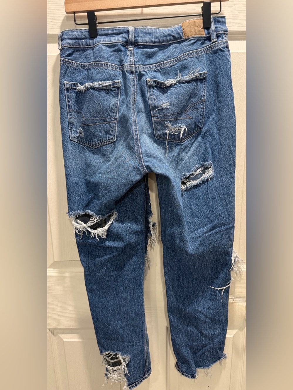 American Eagle Mom Jeans Size 6 Regular | Distressed Ripped Light Wash Denim | - Picture 6 of 13